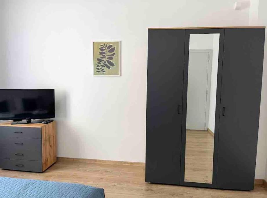 Modern City Center 2 Bedroom Apartment Sofya Dış mekan fotoğraf
