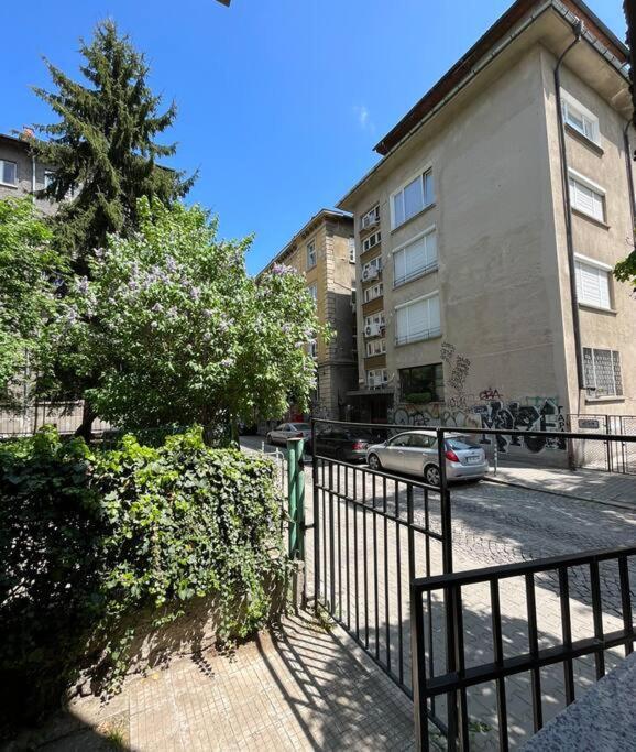 Modern City Center 2 Bedroom Apartment Sofya Dış mekan fotoğraf