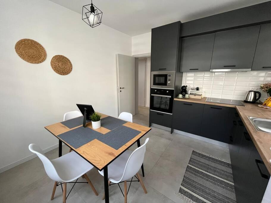 Modern City Center 2 Bedroom Apartment Sofya Dış mekan fotoğraf